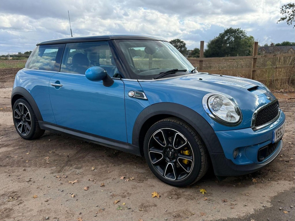 2012 MINI HATCH